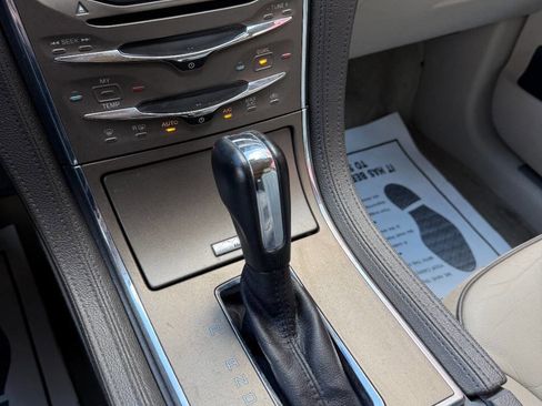 Used 2013 Lincoln MKX Base AWD 4dr SUV image 25