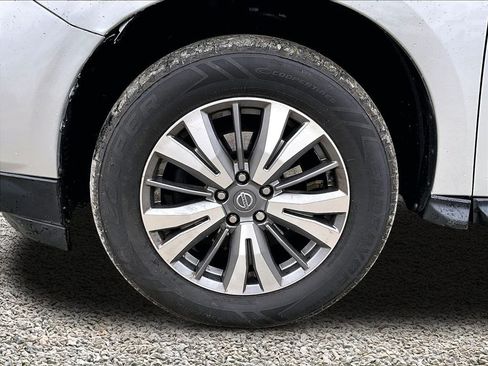 Used 2019 Nissan Pathfinder S image 7