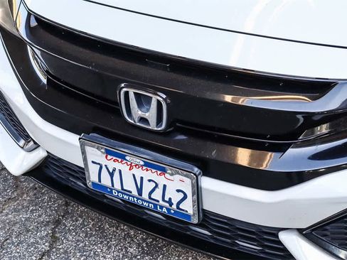 Used 2017 Honda Civic Sport image 8