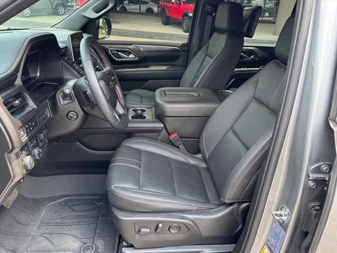 Used 2024 Chevrolet Tahoe RST w/ Luxury Package AWD/4WD image 13