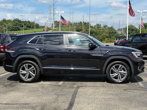Used 2024 Volkswagen Atlas Cross Sport SEL R-Line AWD/4WD image 4