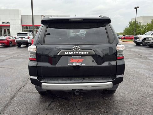 Used 2024 Toyota 4Runner TRD Off-Road AWD/4WD image 9