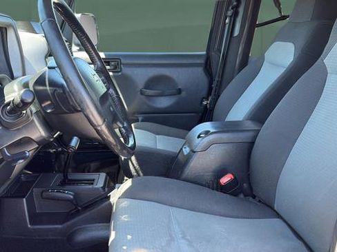Used 2006 Jeep Wrangler Unlimited AWD/4WD image 17