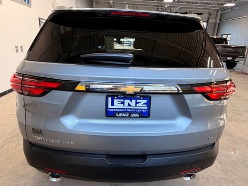 Used 2023 Chevrolet Traverse LT w/ LT Premium Package image 6