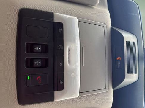 Used 2023 Nissan Pathfinder SV w/ SV Premium Package AWD/4WD image 24