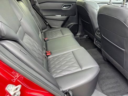 Used 2024 Nissan Rogue Platinum w/ Platinum Premium Package AWD/4WD image 9