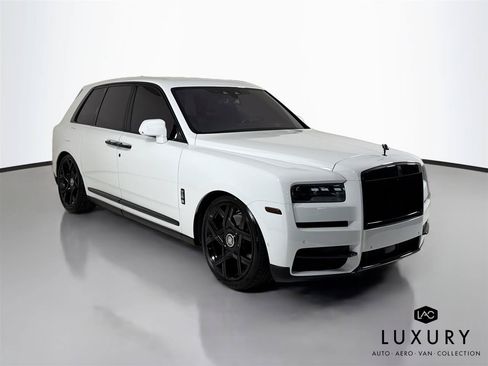 Used 2021 Rolls-Royce Cullinan AWD/4WD image 3