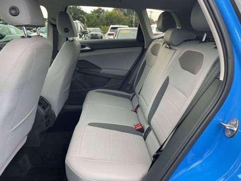Certified 2024 Volkswagen Taos SE AWD/4WD image 12