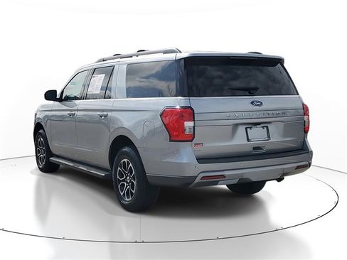 Used 2024 Ford Expedition Max XLT image 3
