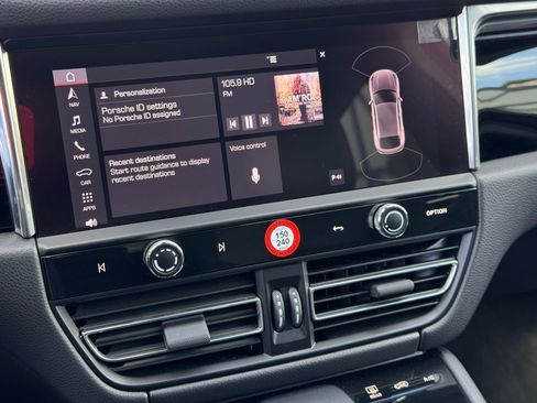 Used 2026 Porsche Macan image 19