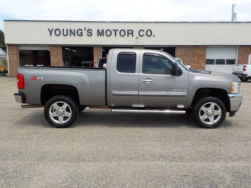 Used 2013 Chevrolet Silverado 2500 LT w/ Custom Sport Truck Package RWD image 7
