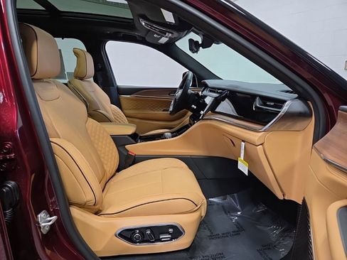 New 2026 Jeep Grand Cherokee L Summit AWD/4WD image 10