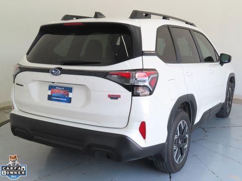 Used 2025 Subaru Forester Premium w/ Convenience Package #2 AWD/4WD image 3