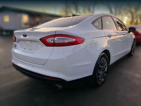 Used 2014 Ford Fusion S FWD image 4