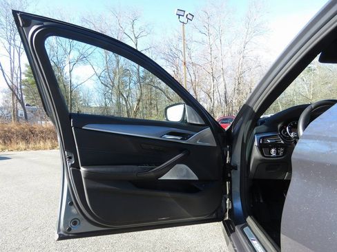 Used 2018 BMW M550i xDrive image 9