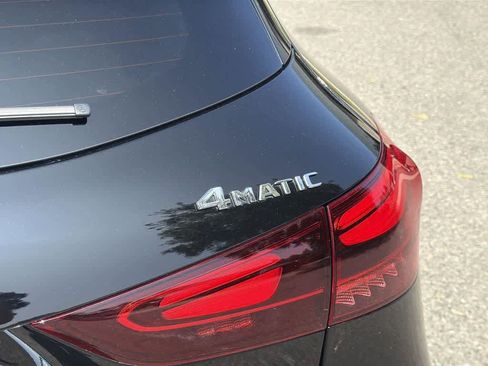 Used 2025 Mercedes-Benz GLA 250 4MATIC image 32