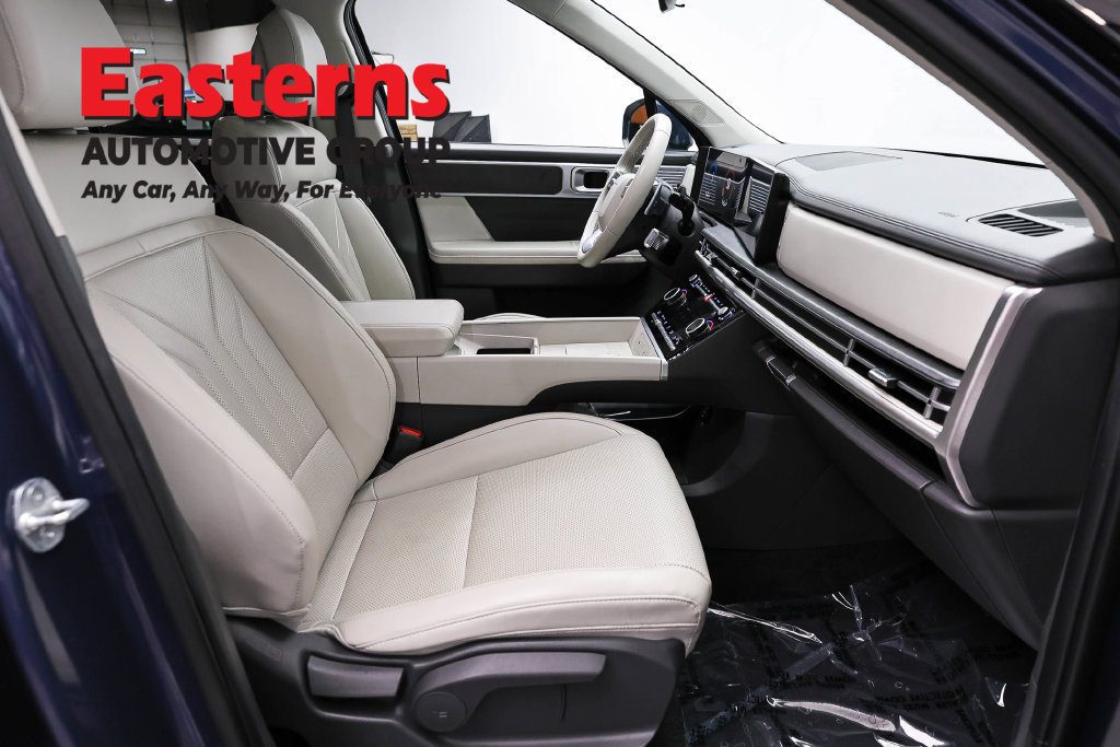 Used 2025 Hyundai Santa Fe SEL AWD/4WD image 25