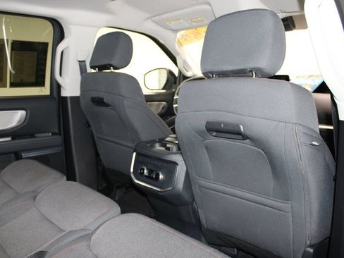 Used 2025 Ford Expedition Active RWD image 33