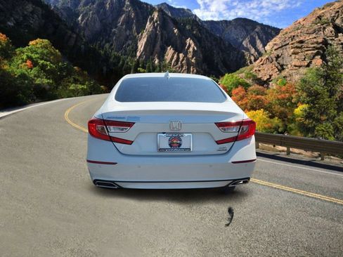 Used 2020 Honda Accord Touring image 4