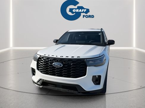 New 2026 Ford Explorer ST-Line w/ ST-Line Street Pack AWD/4WD image 9