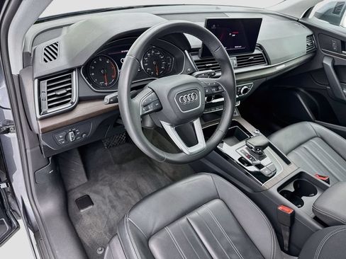 Used 2023 Audi Q5 2.0T Premium w/ Convenience Package AWD/4WD image 9