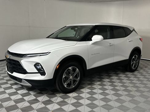 Used 2025 Chevrolet Blazer LT AWD/4WD image 4