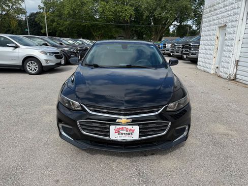 Used 2017 Chevrolet Malibu LT FWD image 2