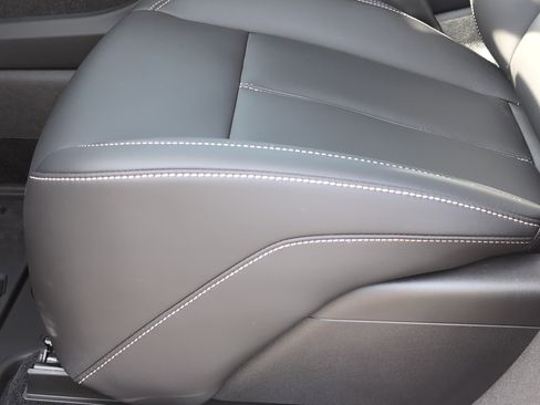 New 2025 Cadillac Optiq Luxury 1 image 10