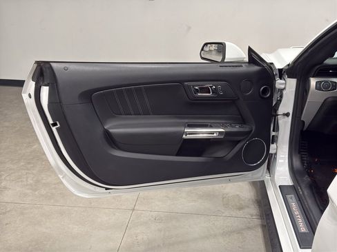 Used 2016 Ford Mustang GT Premium image 9