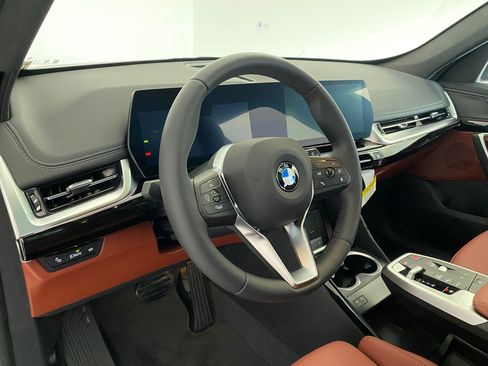 New 2026 BMW X1 xDrive28i w/ Convenience Package AWD/4WD image 4