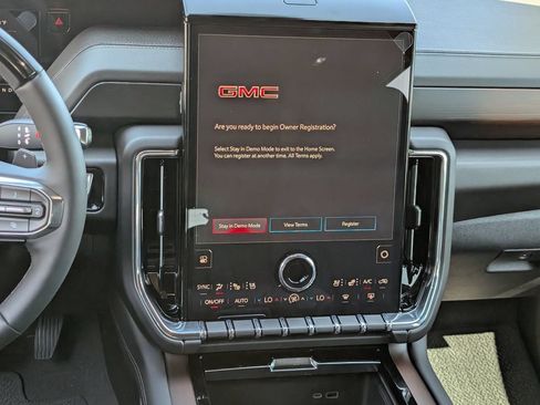 New 2026 GMC Yukon Denali w/ Denali Reserve Package AWD/4WD image 11