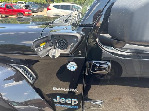 Used 2021 Jeep Wrangler Unlimited Sahara w/ Cold Weather Group AWD/4WD image 14