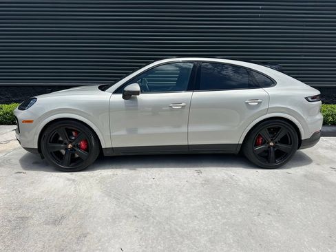 Certified 2026 Porsche Cayenne S AWD/4WD image 2