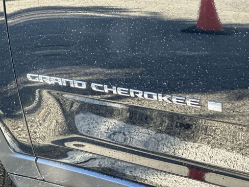 Used 2021 Jeep Grand Cherokee L Limited AWD/4WD image 14