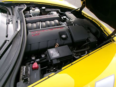 Used 2011 Chevrolet Corvette Grand Sport w/ Preferred Equipment Group RWD image 8