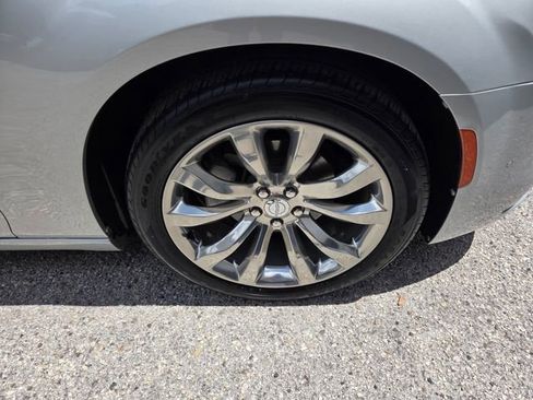 Used 2021 Chrysler 300 Touring L RWD image 17