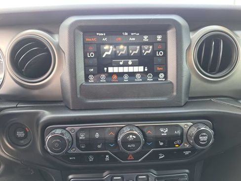 Used 2020 Jeep Wrangler Unlimited Sport AWD/4WD image 31