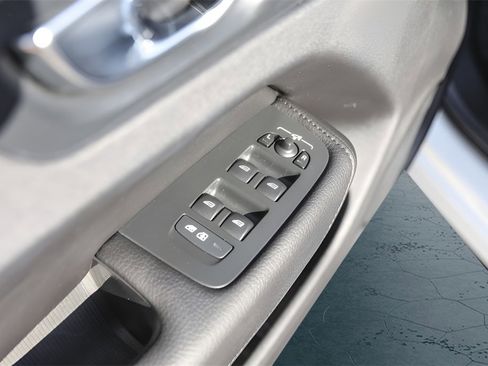 Used 2020 Volvo XC60 T5 Inscription w/ Protection Package Premier image 24