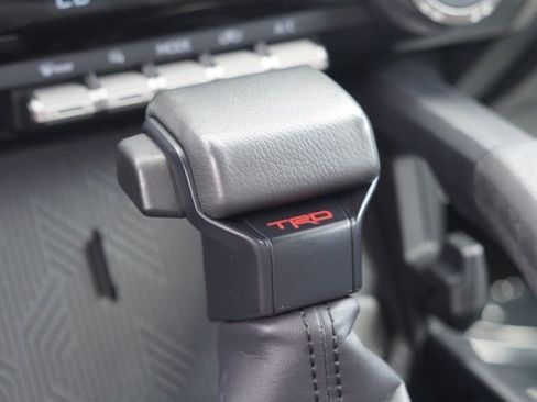 Certified 2025 Toyota Tacoma TRD Off-Road image 36