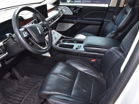 Used 2023 Lincoln Aviator Reserve w/ Equipment Group 201A AWD/4WD image 10