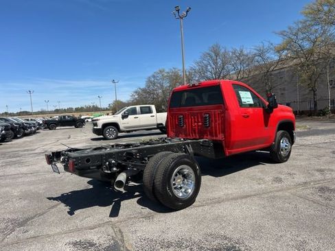 New 2026 Chevrolet Silverado 3500 LT w/ Convenience Package AWD/4WD image 3