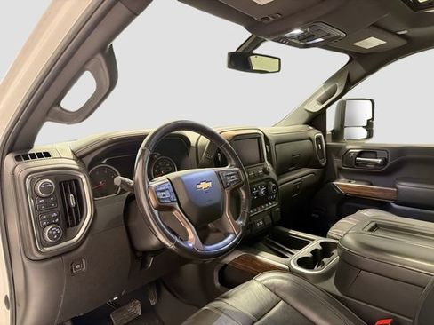 Used 2022 Chevrolet Silverado 3500 High Country image 9