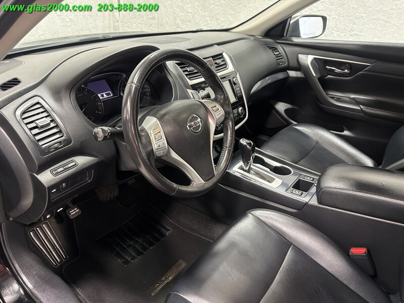 Used 2018 Nissan Altima 2.5 SR w/ SR Midnight Edition FWD image 3