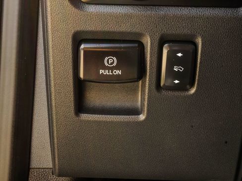 Used 2023 Ford F150 4x4 SuperCrew image 37