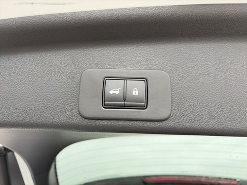 Used 2025 Nissan Murano SL image 13