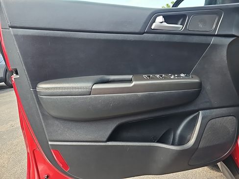 Used 2022 Kia Sportage LX FWD image 9