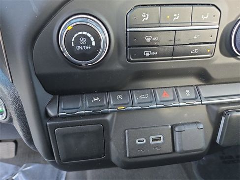 Used 2023 Chevrolet Silverado 1500 Custom image 21