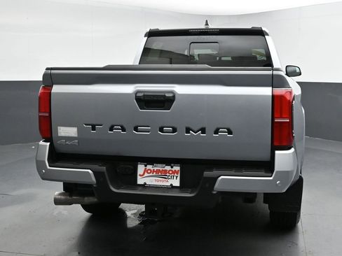 Used 2025 Toyota Tacoma SR5 w/ SR5 Upgrade Package image 8
