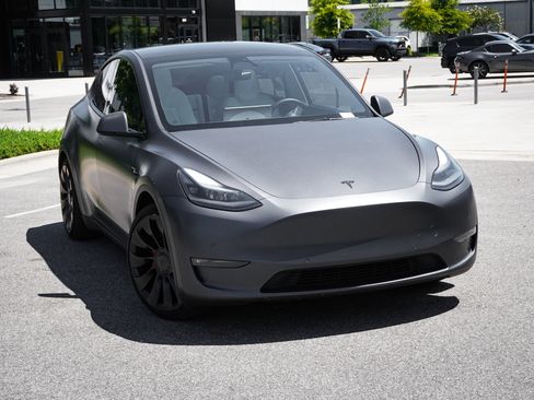 Used 2022 Tesla Model Y Performance AWD/4WD image 2