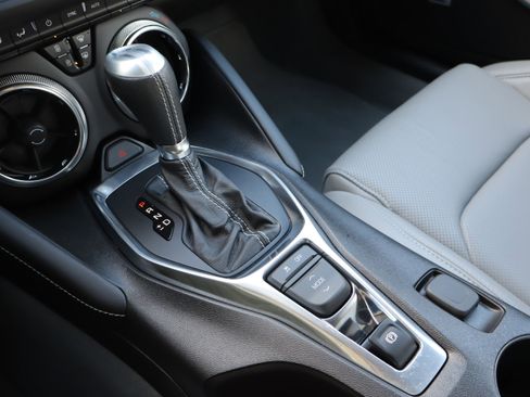 Used 2018 Chevrolet Camaro SS image 28